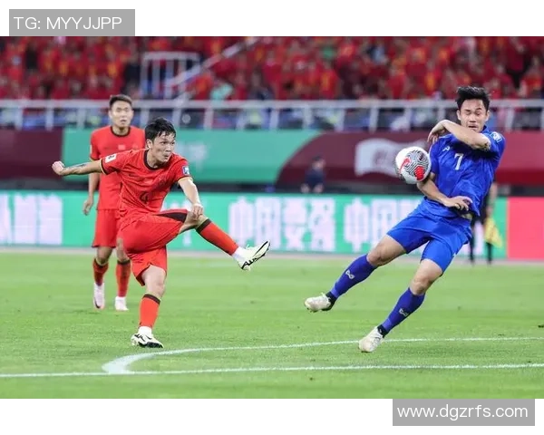 足球球星拍照中国人身份揭秘揭开神秘面纱的背后故事