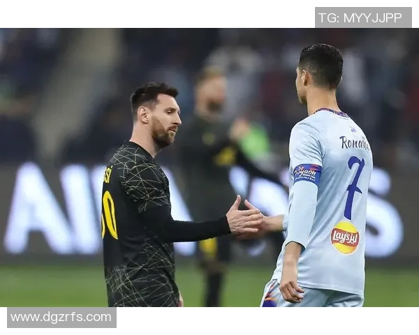 足球星光闪耀：探寻全球顶级球员的光辉岁月与传奇瞬间